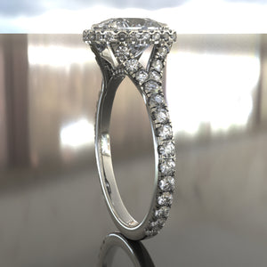 Amanda Signature Split Prong 3d Halo