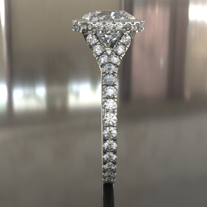 Amanda Signature Split Prong 3d Halo