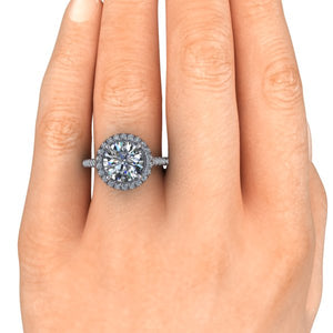 The AV French Set Halo in moissanite