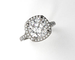 Signature Split Shank Split Prong Halo w Lab Grown Diamonds