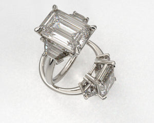 Signature Trapezoid Setting w Lab Grown Diamonds