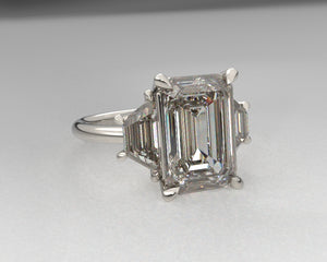 Signature Trapezoid Setting w Lab Grown Diamonds