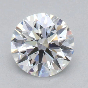 This beautiful diamond has a clarity grade of VVS2 and a cut grade of Excellent.